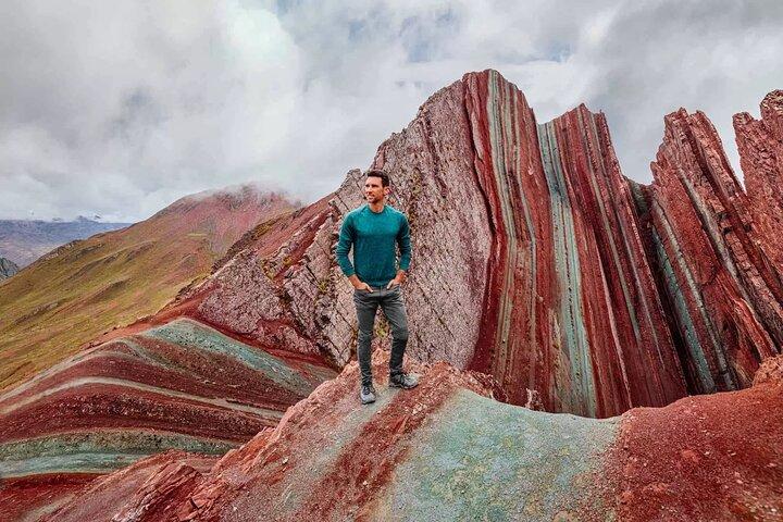 Tour di gruppo di un'intera giornata al Pallay Punchu Rainbow Mountain