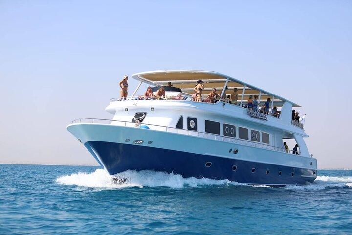 Ain Sokhna Day Trip em iate do Cairo