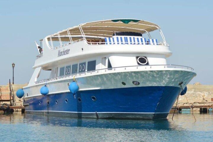 Ain Sokhna Day Trip em iate do Cairo