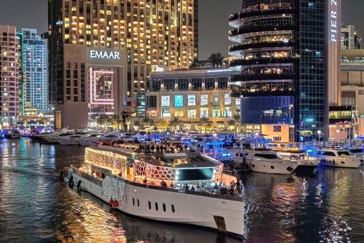 Dubaï: Marina Lotus Yatch Dîner Croisière Intl Buffet