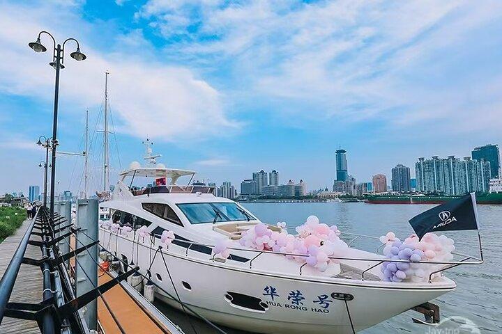 Hoteller i nærheden af Shanghai Huangpu River Luxurious Private VIP Yacht Cruise