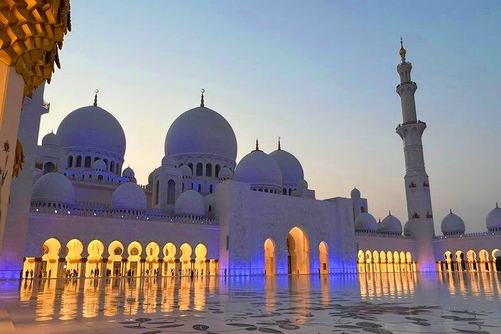 Une visite partagée du coucher du soleil à la mosquée Sheikh Zayed Abu Dhabi