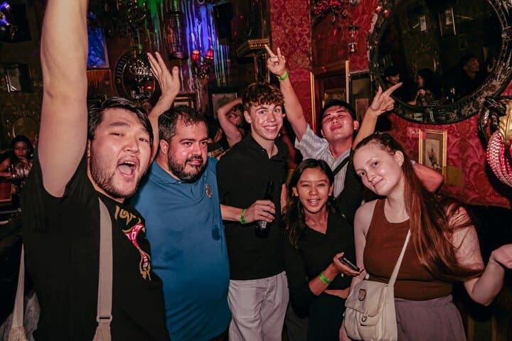 Hong Kong Pub Crawl at Lan Kwai Fong (LKF)