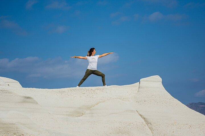 Sunset Yoga, Reiki e Fascia em Milos Island, Grécia