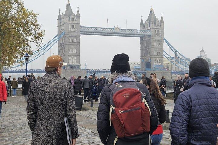 ロンドン塔から行く中世の歴史ウォーキング ツアー