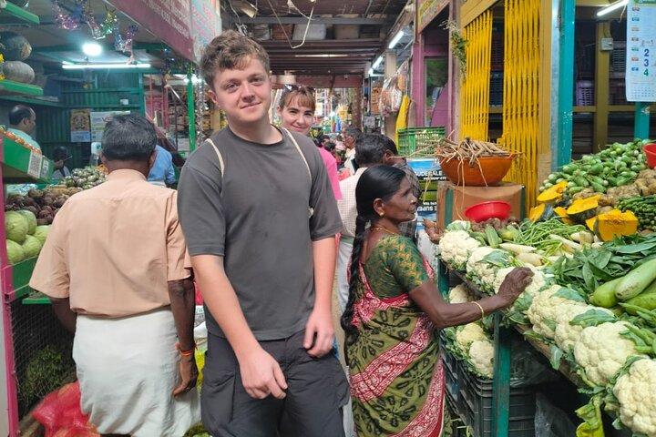 Corso di cucina tradizionale del villaggio del Kerala a Munnar