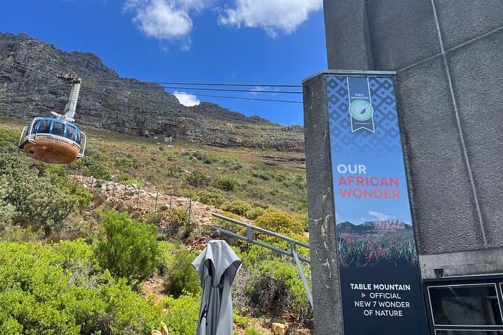 Cape Town Tour: Bo-Kaap & Iziko Slave Lodge with Table Mountain