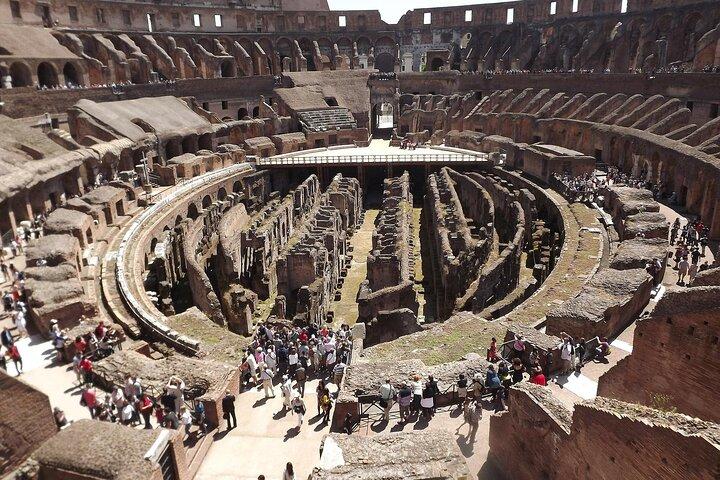 Scopri Roma Colosseo e Arena Tour a piedi