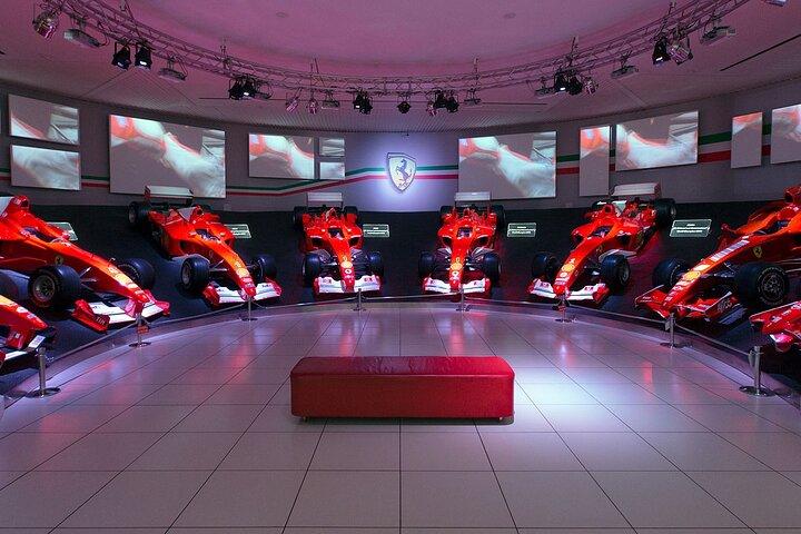 Tour Ferrari Privado de Florença com Degustações