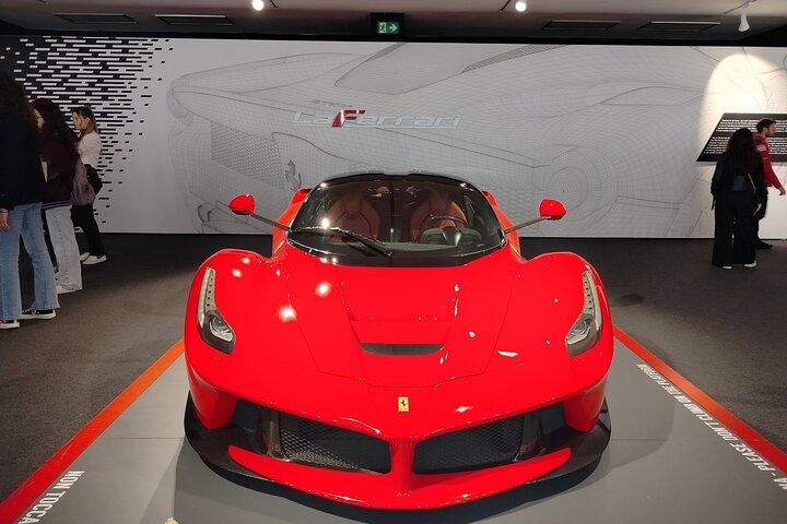 Tour Ferrari Privado de Florença com Degustações
