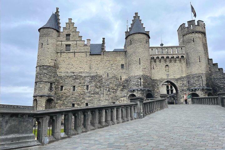 Visite guidée de la ville d'Anvers et chasse au trésor