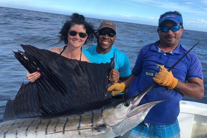 コスタリカのパパガヨ湾でのスポーツフィッシング