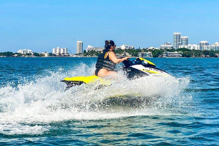 Miami: Jet Ski Tour durch Biscayne Bay vom Bayside Marketplace