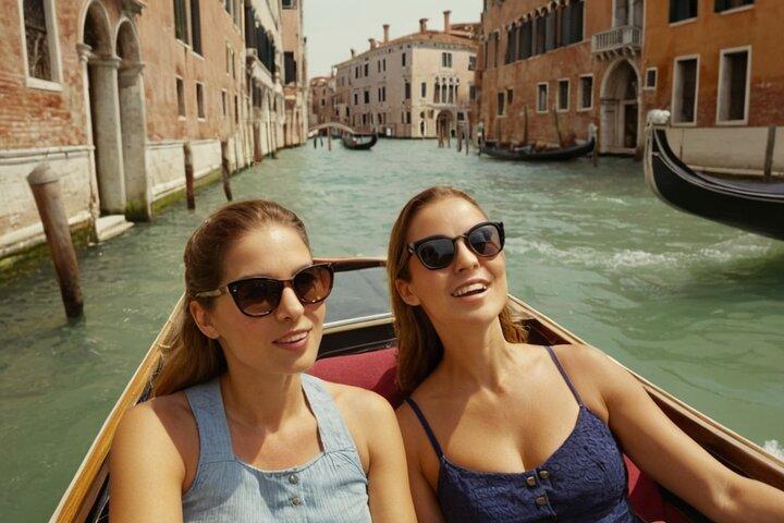Venedig: Markusplatz und Rialto mit 30 Minuten Gondelfahrt