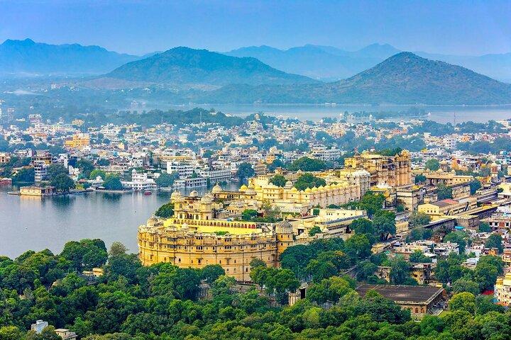 Private Full Day Udaipur Sightseeing Tour with Optional Guide