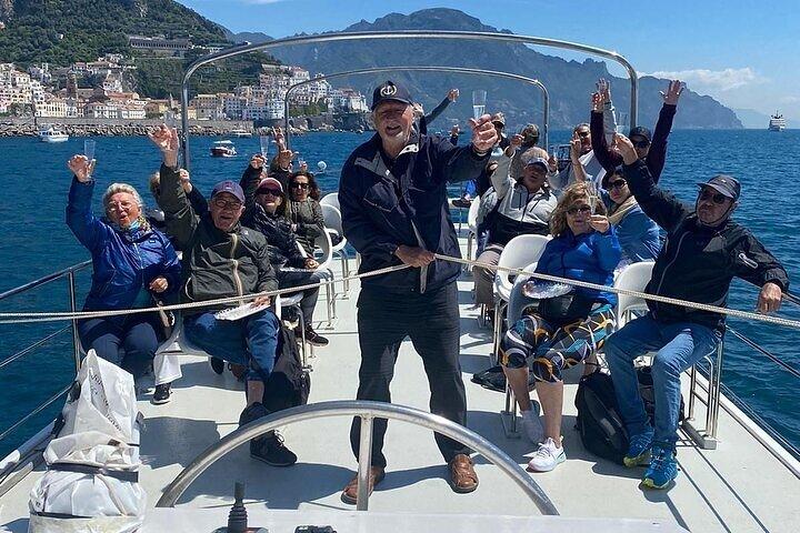 Tour via Mare da Salerno e Sosta ad Amalfi con Aperitivo Incluso
