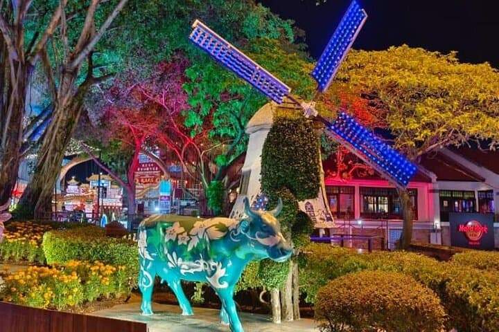"Malacca After Dark: A Nighttime Adventure Through History"