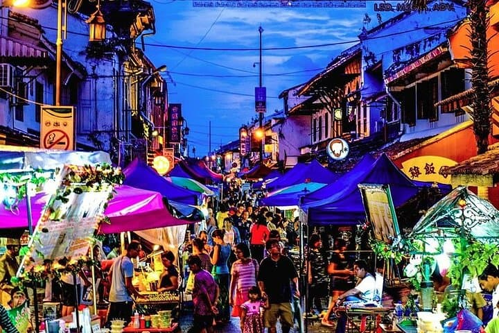 "Malacca After Dark: A Nighttime Adventure Through History"