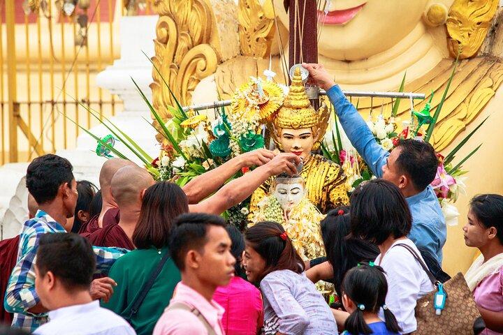 Yangon City Tour: Colonial Charm & Golden Pagodas