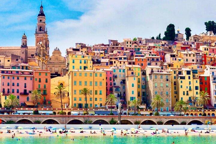 Rundgang durch die Altstadt von Menton, Frankreich