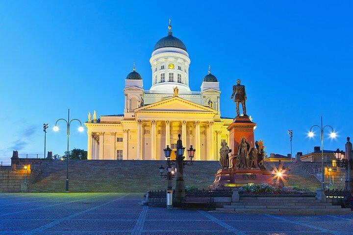 Tour VIP del fascino della Finlandia Helsinki e Porvoo con Mercedes V+Guide