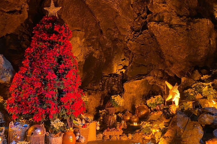 Pyramids of Teotihuacan VIP Tour + Iconic Restaurant La Gruta