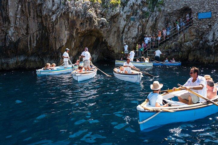 Visita a la Gruta Azul y tour en barco semiprivado por Capri