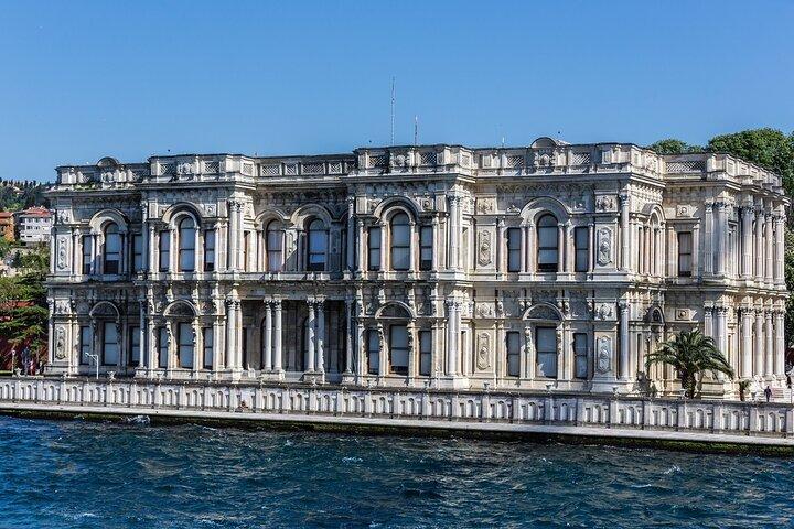 ボスポラス海峡を渡り、イスタンブールのアジア側を地元の人のように探検