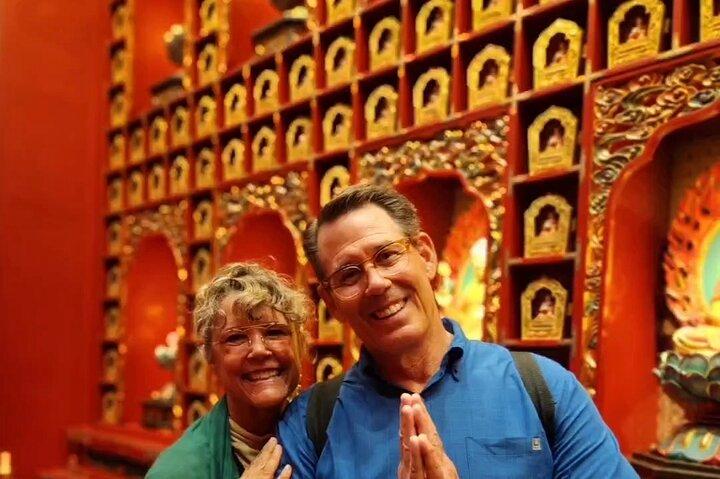 Lion City Legends & Hidden Gems: A Day You Won't Forget
