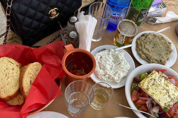 プライベートXXLフードツアー-アテネで12以上の象徴的なギリシャ料理