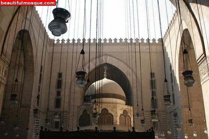イスラム美術とスルタンハッサンモスクの遺産博物館ツアー