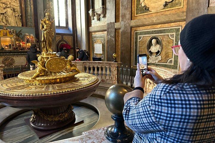 Visite guidée privée de l'église Santa Maria Maggiore et des souterrains