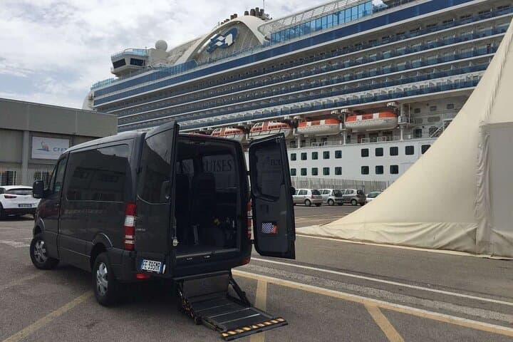 Tour of Positano, Sorrento, Pompeii for wheelchair users