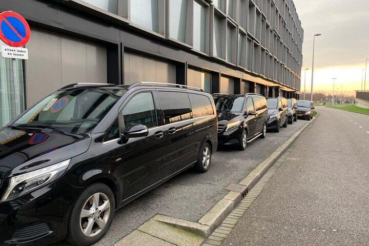 アムステルダムからクルーズポートアムステルダムへのプライベート送迎