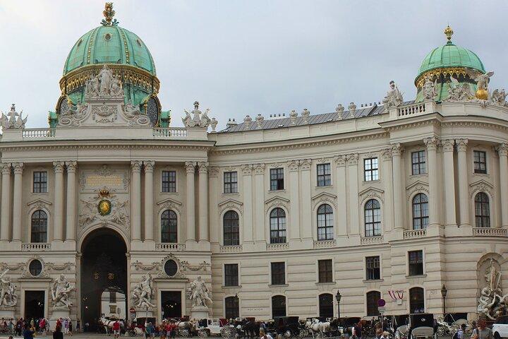 ウィーン・スキップ・ザ・ラインからホーフブルク宮殿、シジ美術館、庭園へ