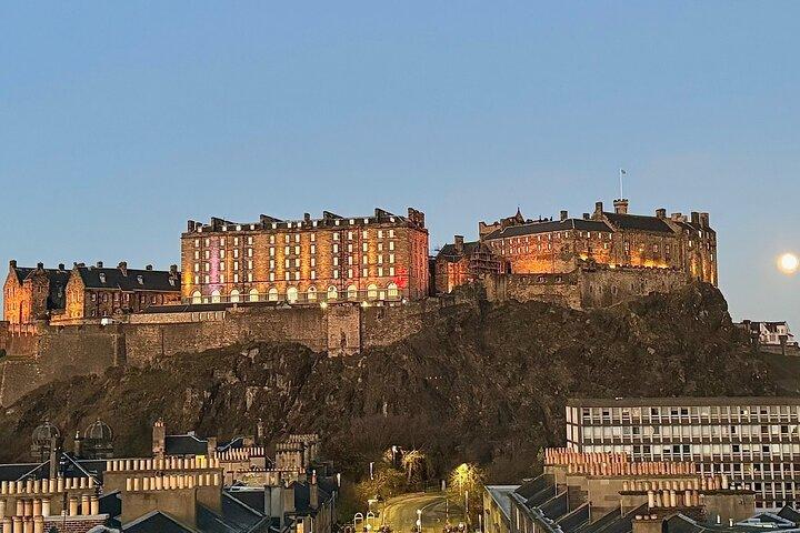 Excursão privada de 4 horas em Edimburgo em um Mercedes espaçoso de 6 lugares