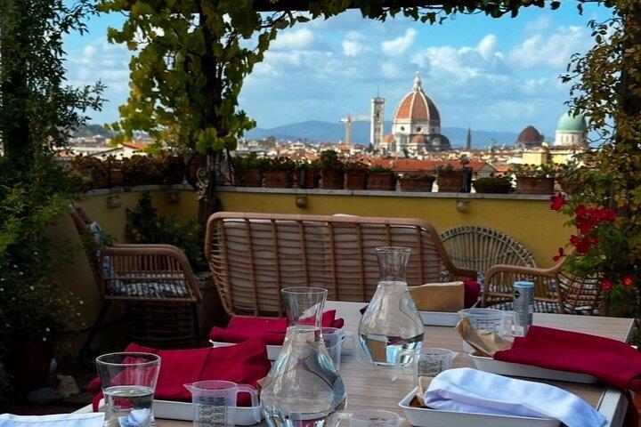 kookles Pizza met uitzicht op de Dom van Florence