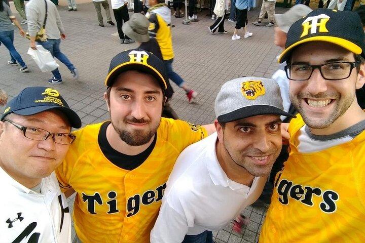 Tokyo: Soccer/Football Match with a Local Fan(with TICKET)