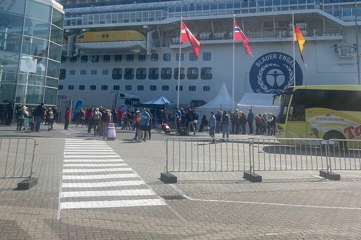 Privat Van Transfer Kiel Cruise Terminal til Hamborg