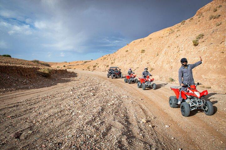 Marrakech: quad, cammello e spettacolo nel deserto di Agafay