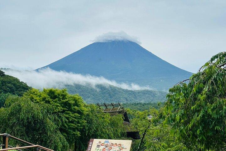 VIP富士山と箱根世界遺産カスタマイズ日帰りツアー。
