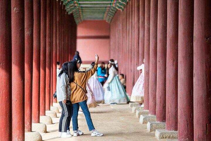 Seoul Highlight Walking Tour mit Hanbok Experience