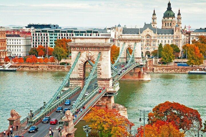 Private Tour von Bratislava-Wien nach Budapest