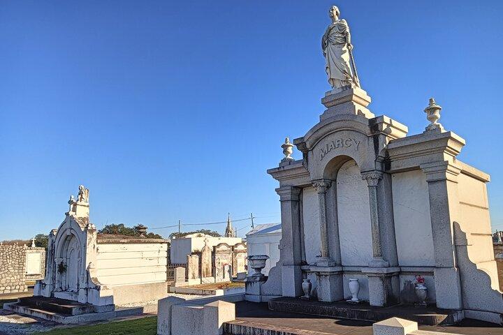 New Orleans 5 Cemeteries Tour : Anne Rice and Other Famous Graves(ニューオーリンズ5墓地ツアー:アン・ライスとその他の有名な墓)