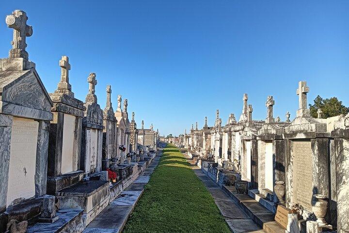 New Orleans 5 Cemeteries Tour : Anne Rice and Other Famous Graves（ニューオーリンズ5墓地ツアー：アン・ライスとその他の有名な墓）