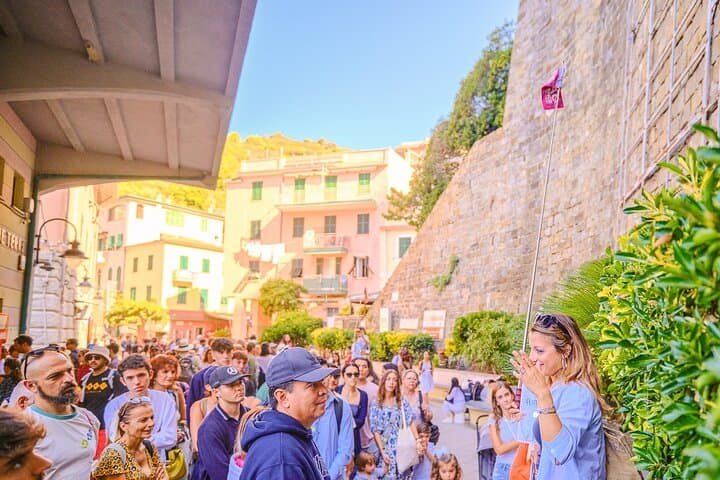 Cinque Terre Sea Park with Limoncino Tasting Day Trip from Milan