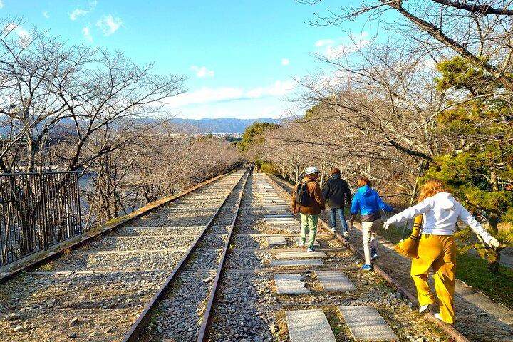 京都 : 静かな水辺を走る東山スローサイクリングツアー