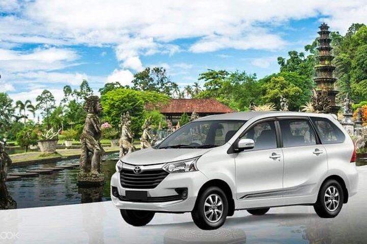 Bali : 英語を話すドライバー付き専用車チャーター