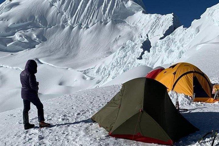 6日間探検 キタラジュ山6040m、エクストリームクライミング体験