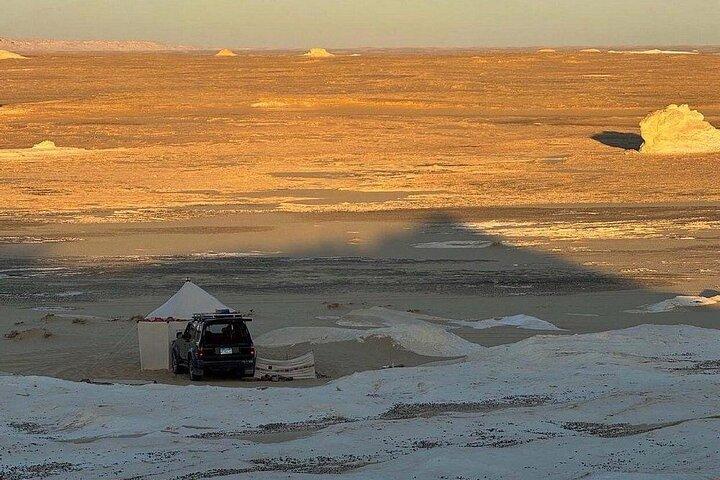 Deserto Bianco e Deserto Nero 2 - Tour privato di un giorno con campeggio